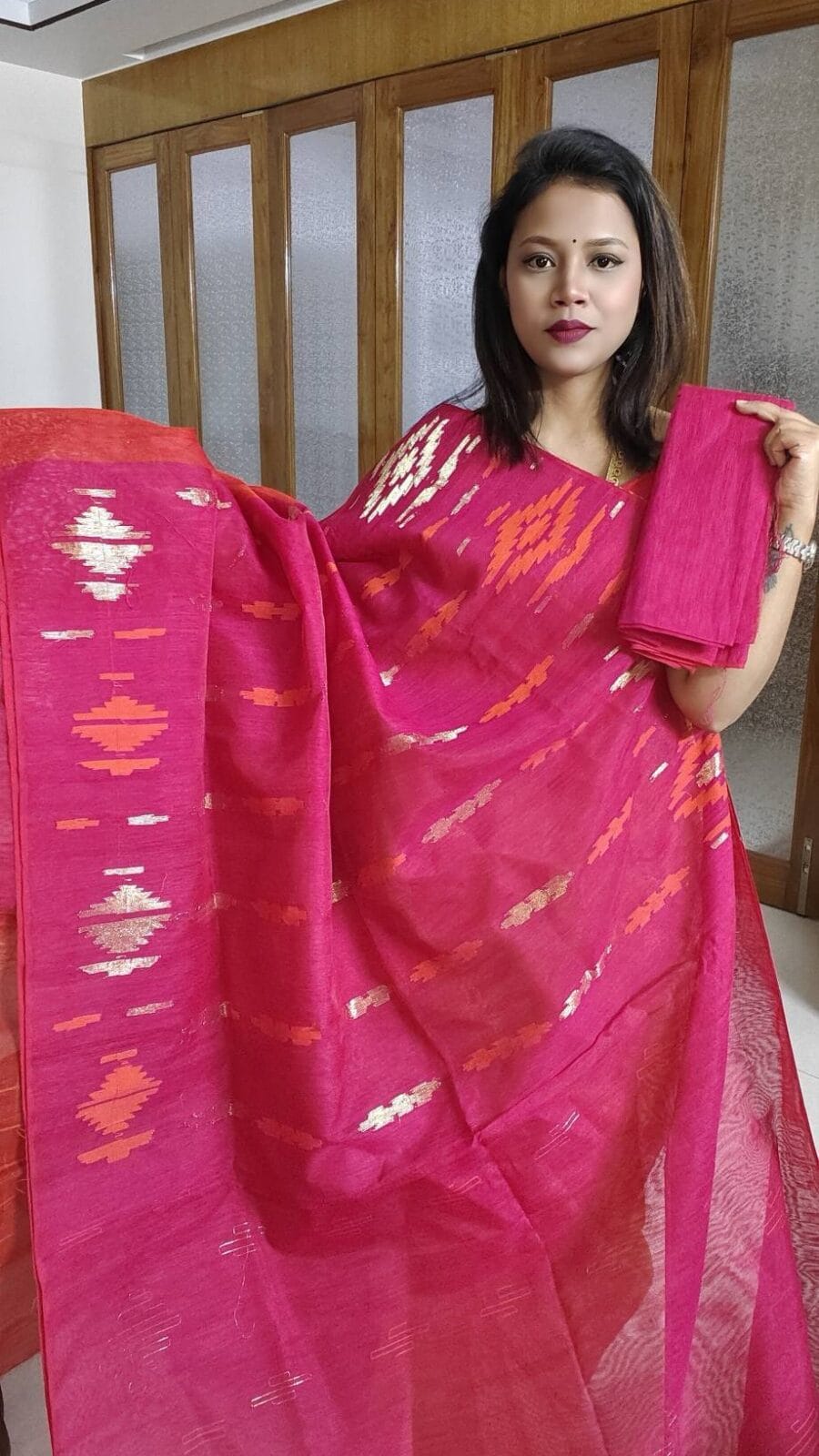 SAREE-1850.jpg SAREE-1850.jpg